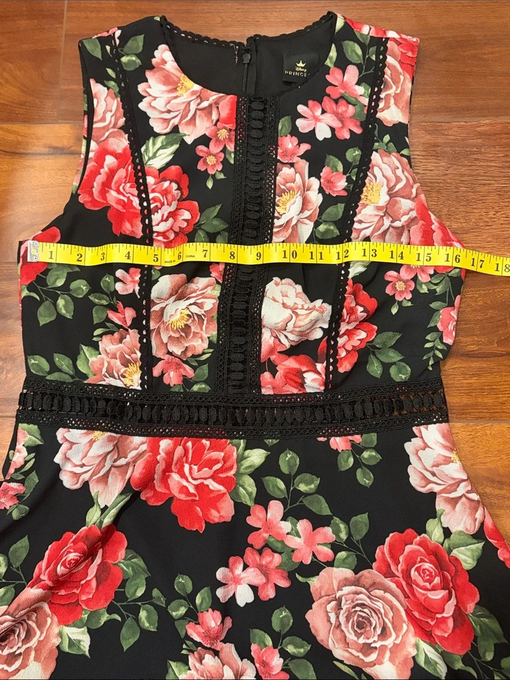 Disney Princess Floral Skater Dress Medium Black Pink Rose Crochet Lace Fit - Picture 10 of 12